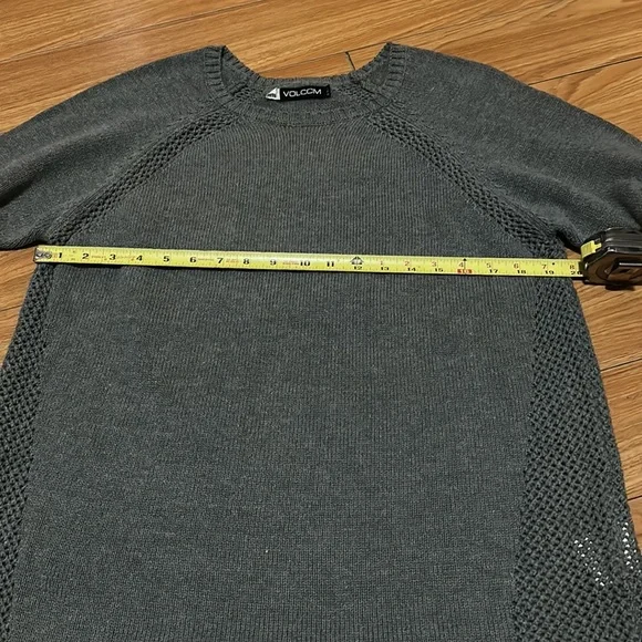Volcom Sweater - Picture 3 of 6